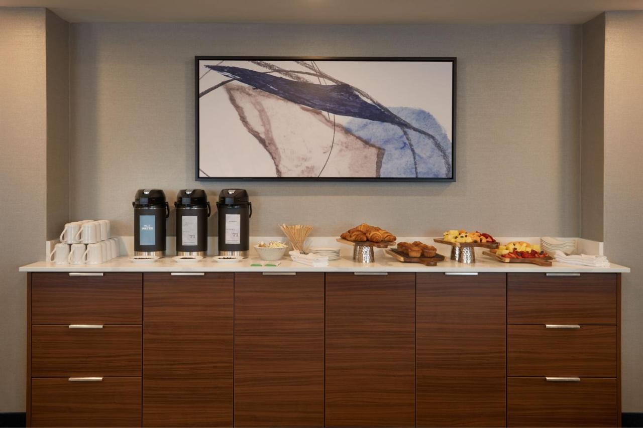 Hotel Courtyard By Marriott Kitchener Zewnętrze zdjęcie